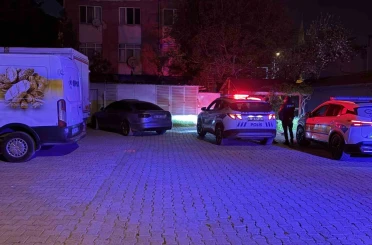 Market otoparkına sıkışınca yaya olarak kaçtı 