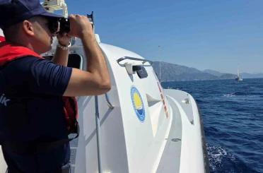 Marmaris açıklarında batan göçmen botunda kayıp 2 kişiyi arama çalışmaları sürüyor 