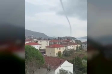 Marmaris'te oluşan hortum kameraya yansıdı
