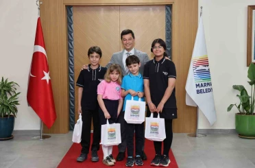 Marmaris’te minik başkanlar koltuğu devraldı 