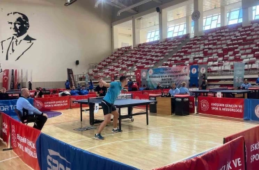 Masa tenisinin kalbi Eskişehir’de attı: 120 sporcu kıyasıya yarıştı 