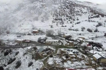 Mayısta kar sürprizi: Refahiye’de köyler beyaza büründü 