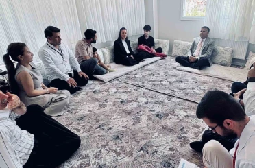 MEB Genel Müdürü Durna, okul saldırısından etkilenen öğrenci ve öğretmenleri ziyaret etti 
