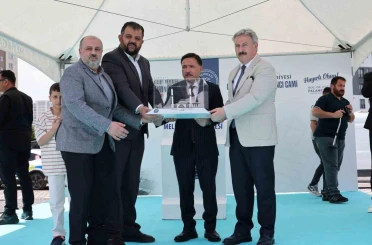 Melikgazi’de Osman-Fatma Fırıncı Cami ibadete açıldı 