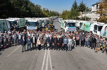 Melikgazi’nin temizlik ekipleri mahallelerde sonbahar temizliğine başladı
