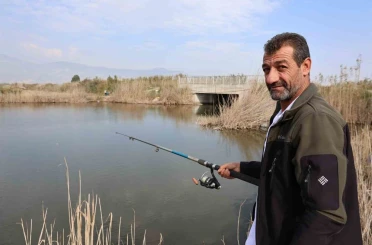 Menderes Deltası, stres atmak isteyenlerin akınına uğruyor 