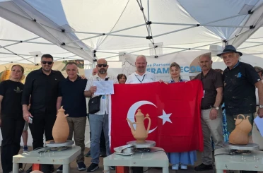Menemen çömlekçiliği Fransa’da tarih yazdı 