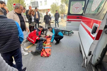 Menteşe’de otomobil yaşlı adama çarpıp kaçtı 