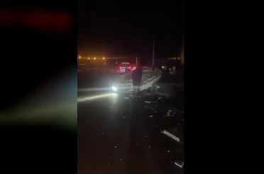 Mermer bloklara çarpan otomobilin sürücüsü yaralandı 