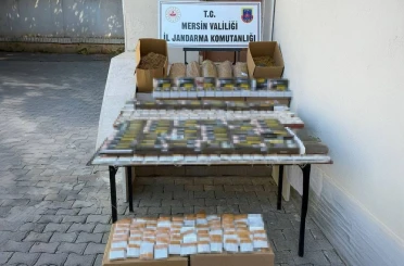 Mersin’de 2 şüpheli binlerce kaçak makaronla yakalandı 