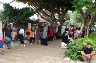Mersin’de 25 bin 965 öğrenci için LGS başladı: Çocuklar içerde aileleri dışarda ter döktü 