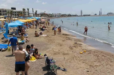 Mersin’de deniz sezonu başladı: Rus uçuşlarının iptali bölge turizmini etkiledi 