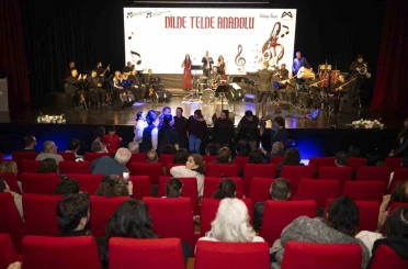 Mersin’de ‘Dilde Telde Anadolu’ konseriyle türkü rüzgârı esti 