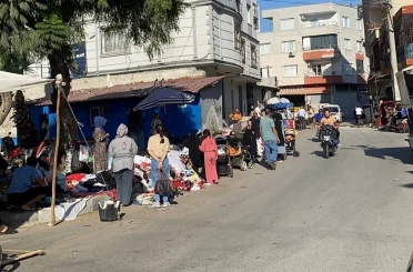 Mersin’de izinsiz kurulan pazar kaldırıldı 