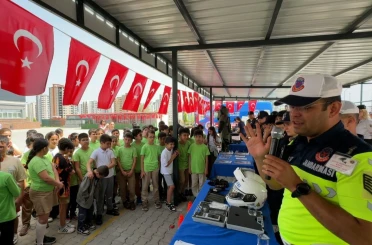 Mersin’de jandarmadan öğrencilere tanıtım etkinliği 