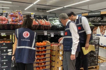 Mersin’de marketler denetleniyor 