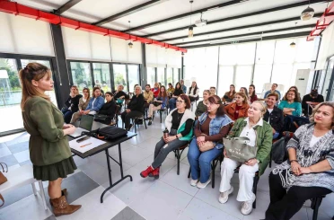 Mersin’de sosyal yaşama katkı sağlayan kurslar yoğun ilgi görüyor 