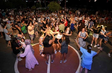 Mersin’de ‘Yaz Dostum’ konserleri vatandaşları müzikle buluşturuyor 