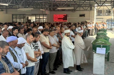 Mersin’deki 4 kişi feryatlar arasında son yolculuğuna uğurlandı 