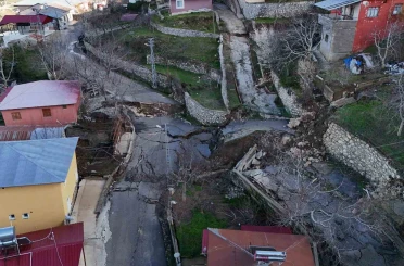 Mersin’deki heyelan bölgesi havadan görüntülendi 