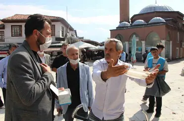 Merzifonluların toz ve çukurla imtihanı: Halka maske dağıtıldı
