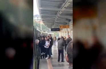 Metroda koltuk tartışması 