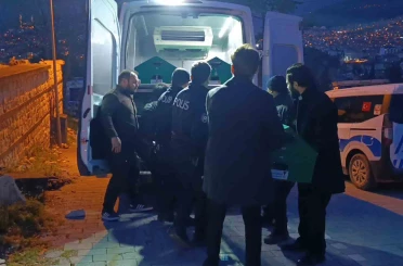 Metruk binada erkek cesedi bulundu 