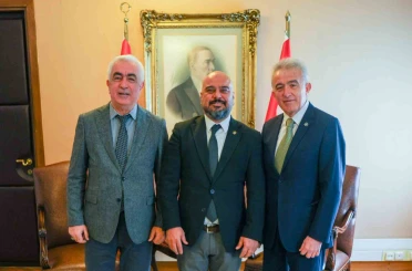 MHP Lideri Bahçeli, TFMD heyetinin fotoğrafını bizzat çekti 