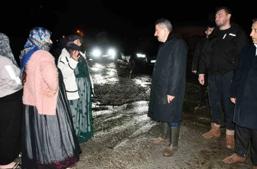 Milletvekili Arslan Tatar Kasrik’teki sel bölgesinde incelemelerde bulundu 