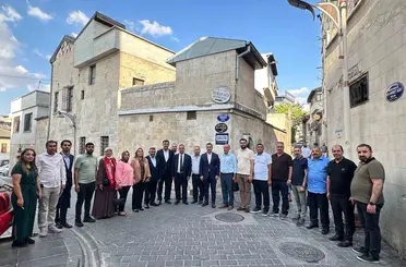 Milletvekili Bozgeyik, STK, esnaf ve muhtarları ziyaret ederek Gaziantep’in nabzı tuttu
