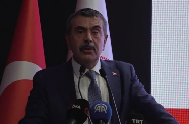 Milli Eğitim Bakanı Tekin, eğitime katkı sağlayan hayırseverlere plaket takdim etti 