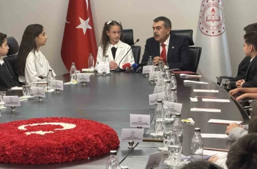 Milli Eğitim Bakanlığı’nda 23 Nisan’da anlamlı devir teslim 