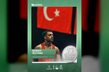 Milli güreşçi Ekrem Öztürk, gümüş madalya kazandı 