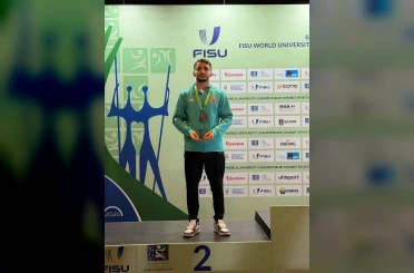 Milli güreşçi Servet Angi gümüş madalya kazandı 