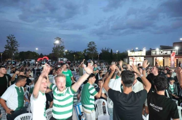 Milli heyecan ve Bursaspor maçı dev ekrana yansıdı 