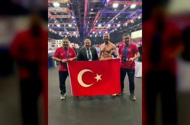Milli kick boksçu Kadir Yıldırım, dünya şampiyonu oldu 