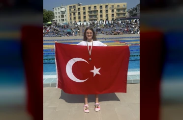 Milli yüzücü Ecrin Çevik’ten uluslararası başarı 