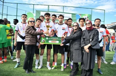Mini Dünya Kupası’nda kardeşlik kazandı: Yeşilyurt’ta uluslararası futbol coşkusu 