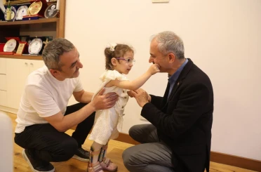 Minik Lina’nın tedavi yolculuğuna destek 