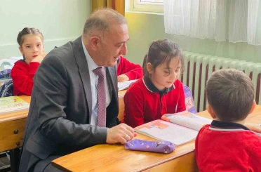 Minik öğrencinin mektubu kaymakam Cantürk’ü sınıfa getirdi 