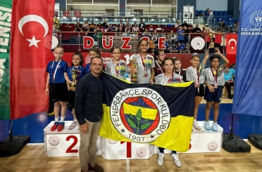 Minik sporcular şampiyon olmak için ter döktü 