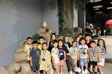 Minikler keşif ormanı ve ışıklı masal sergisine hayran kaldı 