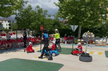 Miniklere uygulamalı trafik eğitimi 