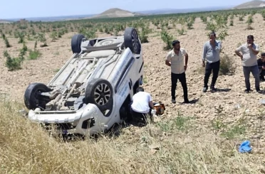 Mobil sağlık hizmeti aracı devrildi: 1 yaralı 