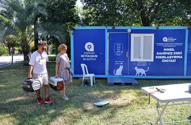 Mobil sahipsiz kedi kısırlaştırma ünitesi Karaalioğlu Parkı’nda
