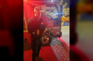 Motor kısmına sıkışan kedi için seferber oldular 