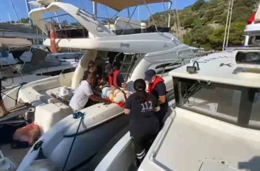 Motor yatta yaralanan vatandaşa tıbbi tahliye 