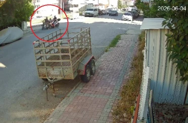 Motorlu bisiklet ile elektrikli bisiklet çarpıştı, 4 yaşındaki çocuk yaralandı 