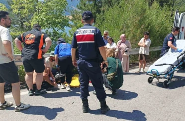Motosiklet ile minibüs çarpıştı: Motosiklet sürücüsü hayatını kaybetti 