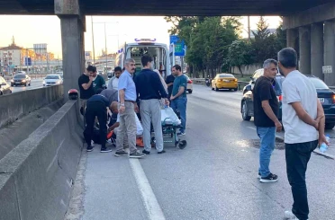 Motosiklet otomobile çarptı: Sürücü ağır yaralandı 